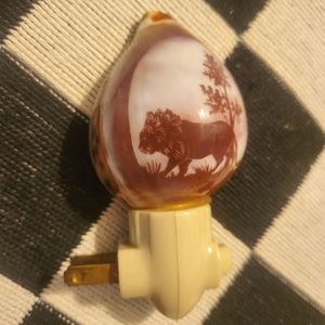 Vtg 1960s Carved/Etched Cowrie Shell Night Light